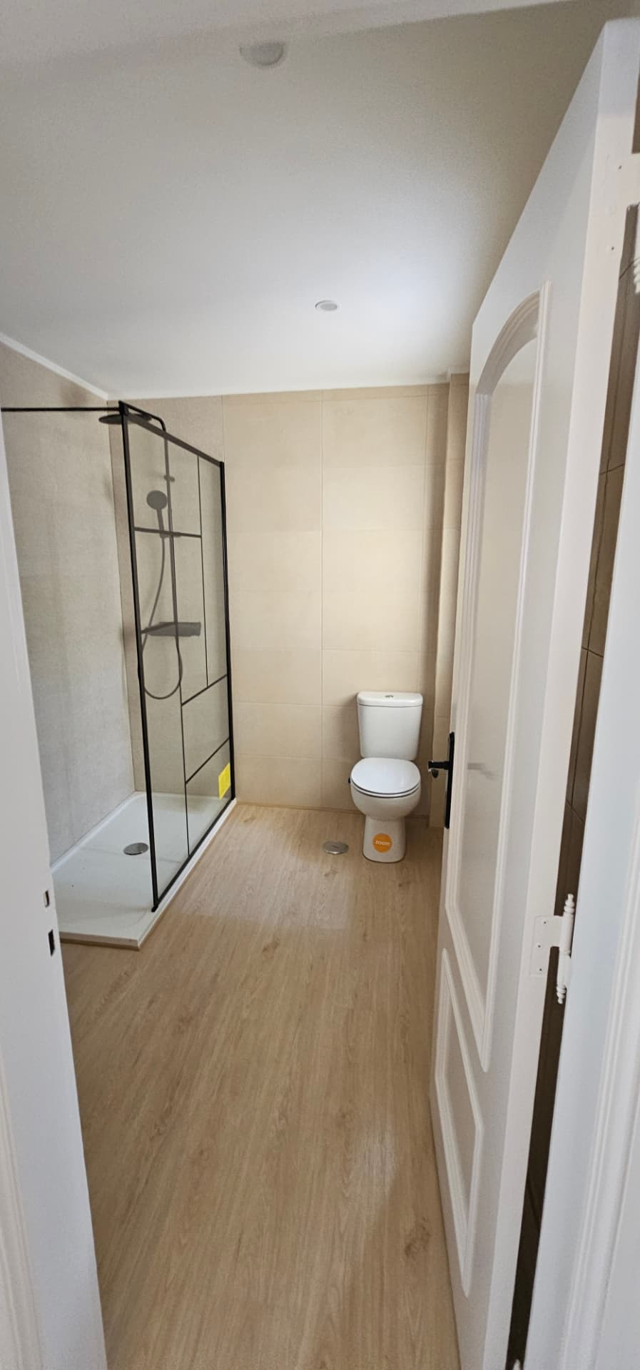 Zona de duche renovada